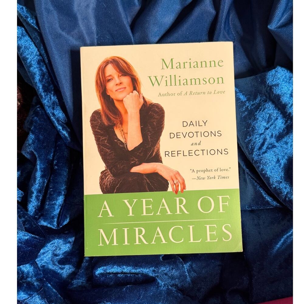 A Year of Miracles Marianne Williamson Devotional Paperback